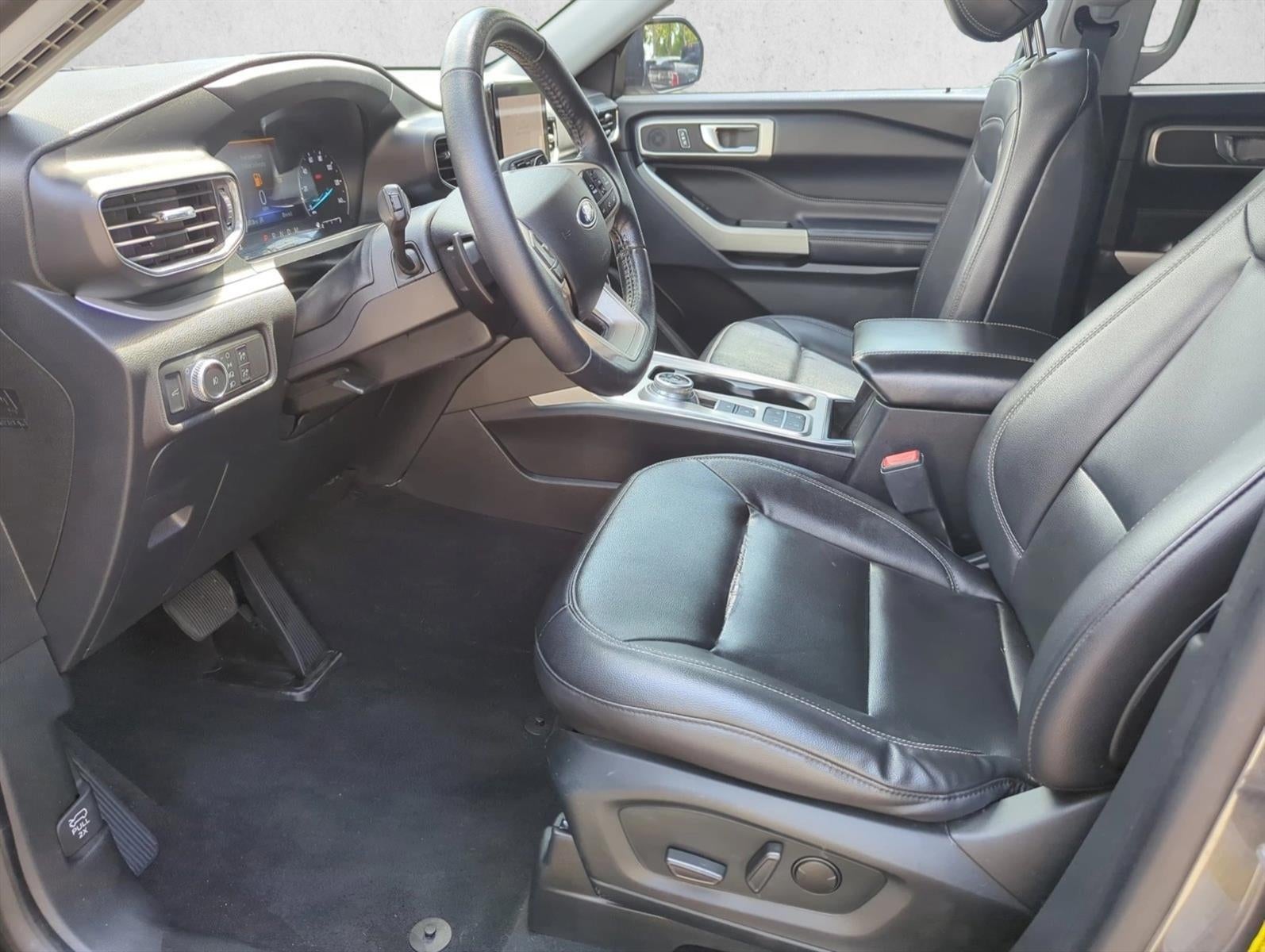 2020 Ford Explorer XLT RWD