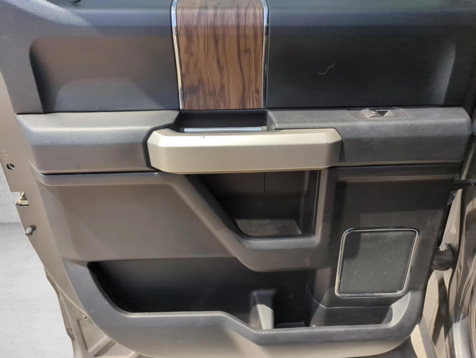 2018 Ford F-150 LARIAT 4WD SuperCrew 5.5' Box