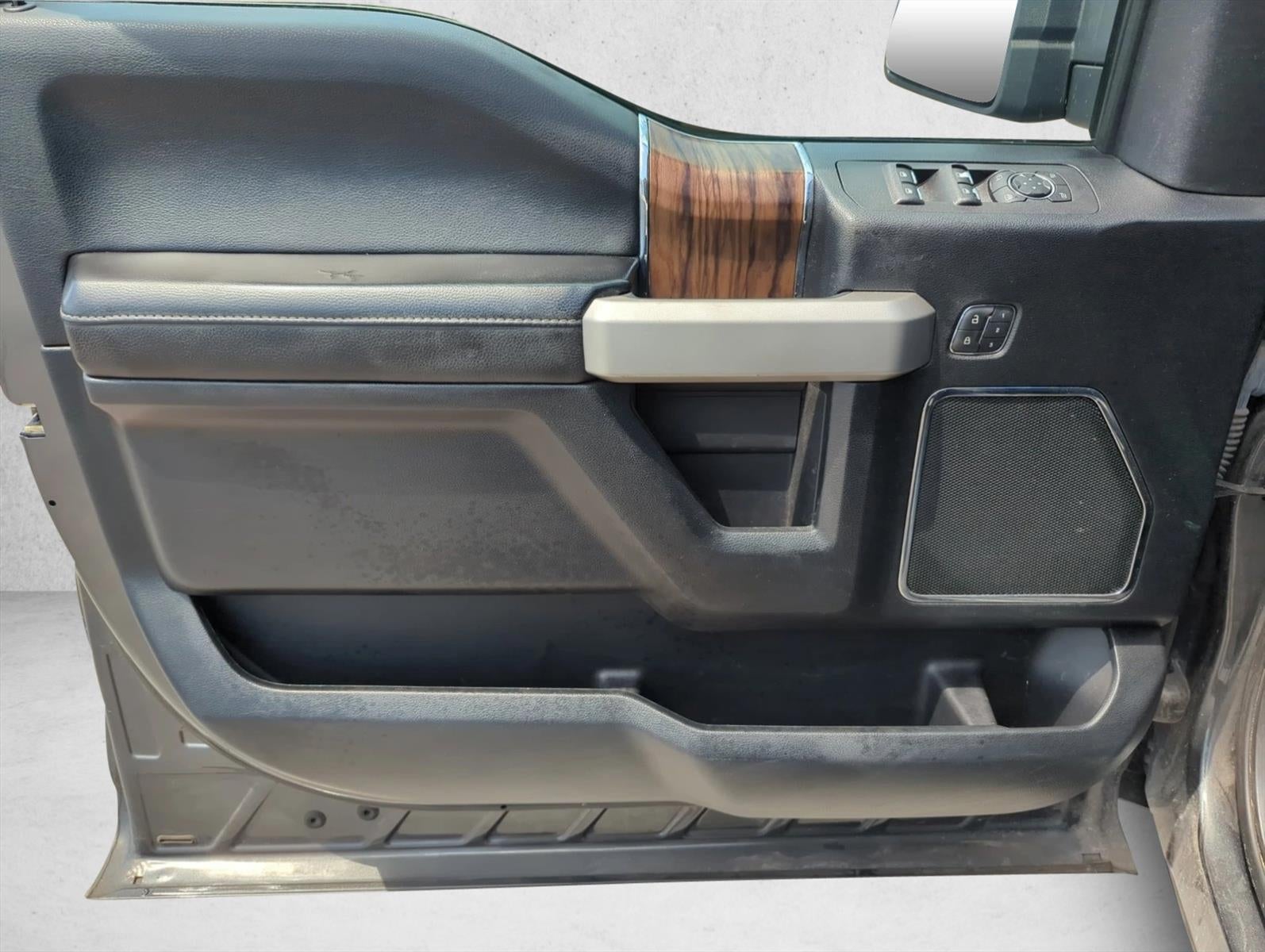 2018 Ford F-150 LARIAT 4WD SuperCrew 5.5' Box
