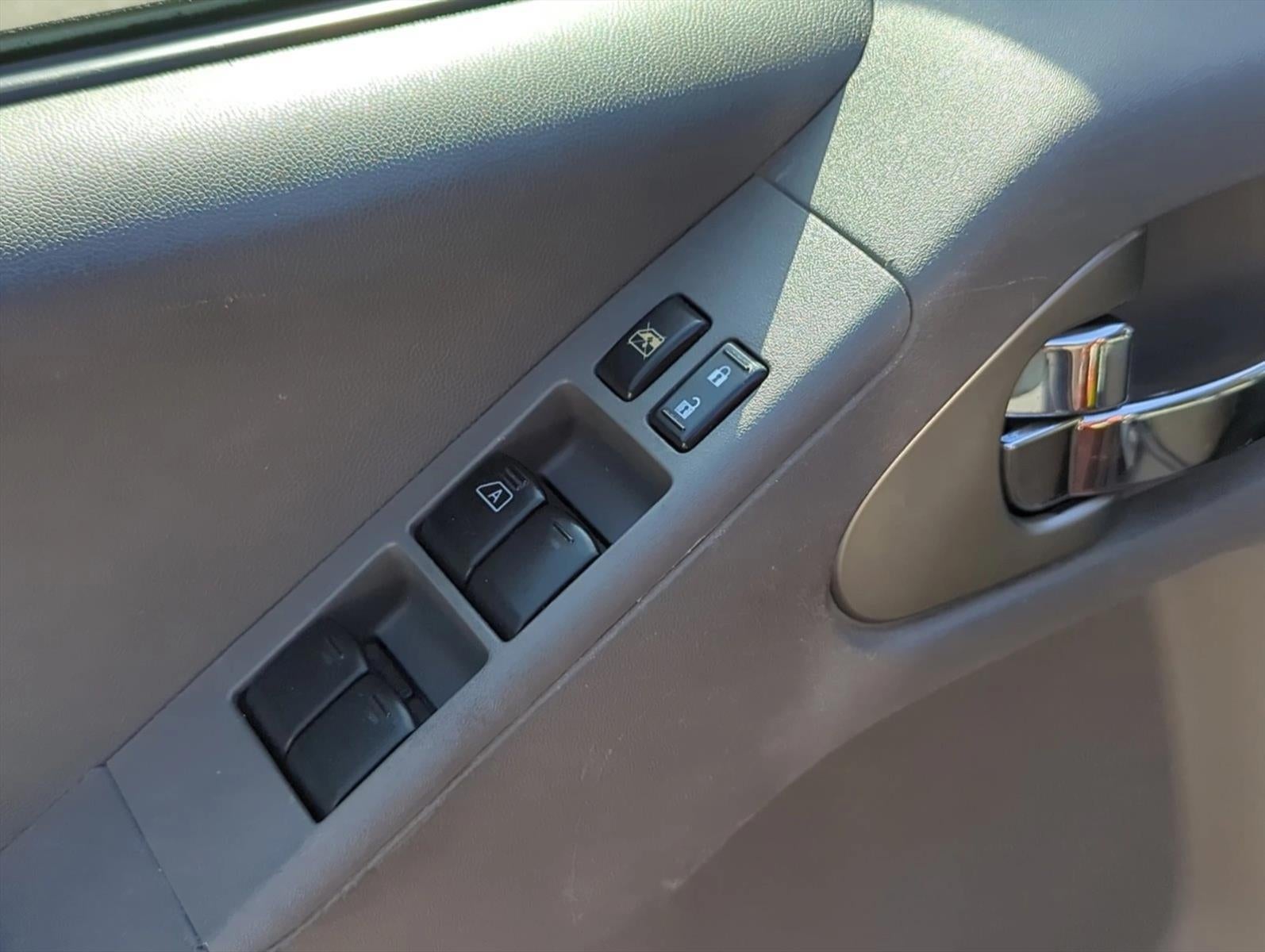 2017 Nissan Frontier Crew Cab 4x2 SV V6 Auto