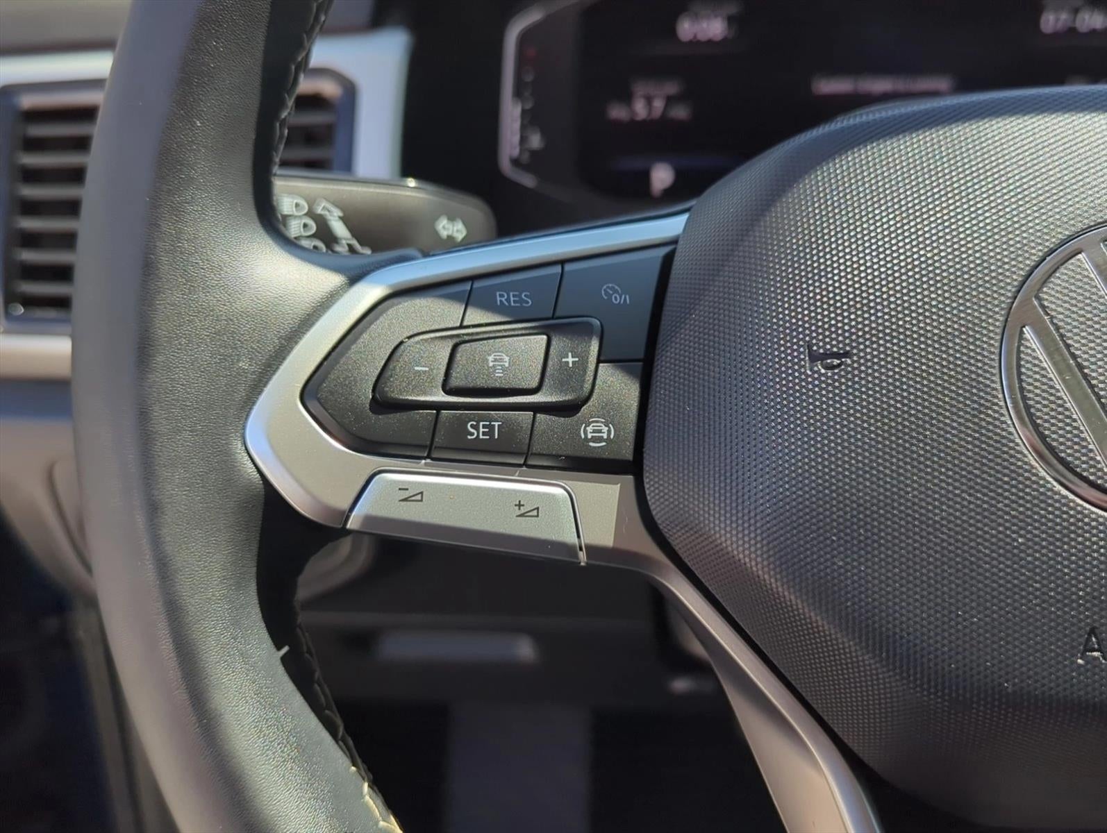 2022 Volkswagen Atlas 2.0T SE w/Technology FWD