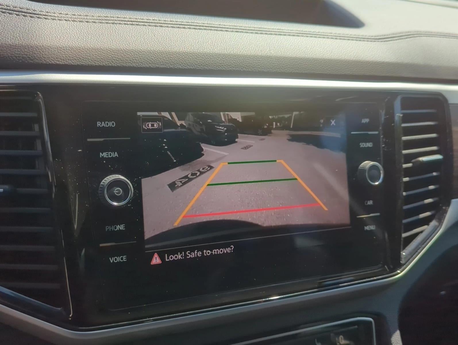 2022 Volkswagen Atlas 2.0T SE w/Technology FWD