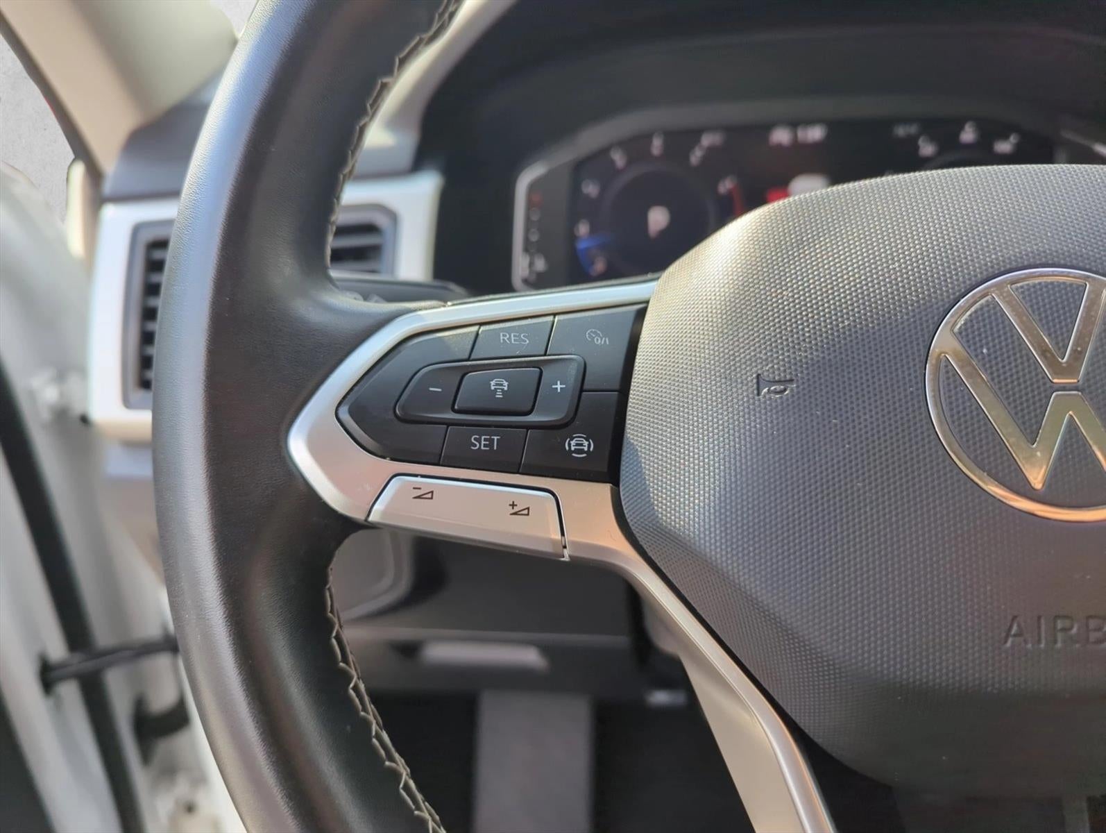 2023 Volkswagen Atlas 3.6L V6 SE w/Technology FWD