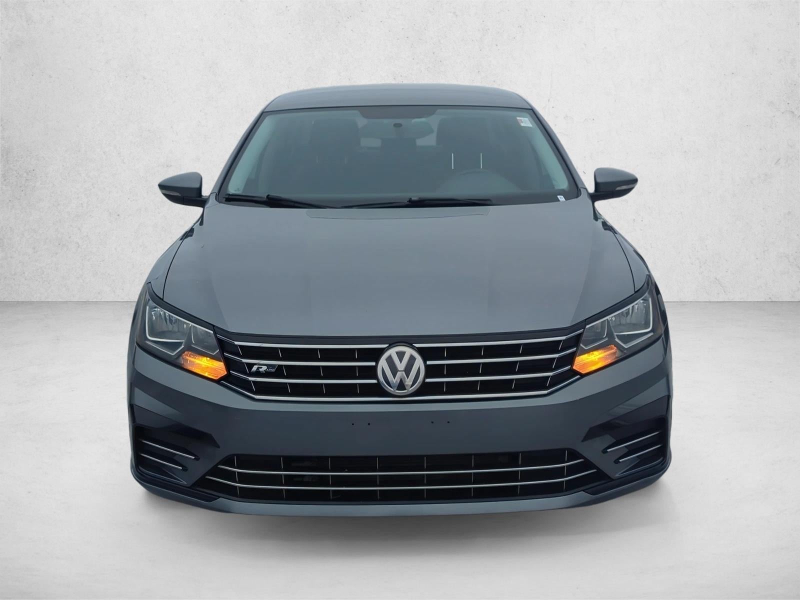 2017 Volkswagen Passat R-Line w/Comfort Pkg Auto