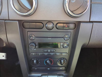 2007 Ford Mustang 2dr Conv Deluxe