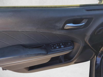 2016 Dodge Charger 4dr Sdn SXT RWD