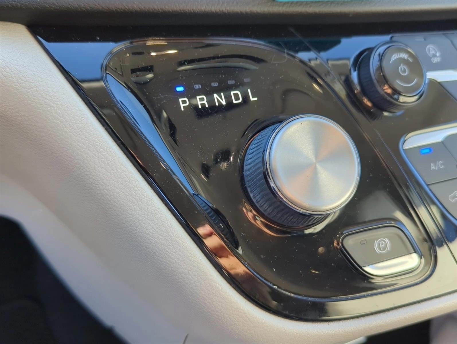 2021 Chrysler Voyager LXI FWD