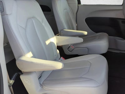 2021 Chrysler Voyager LXI FWD