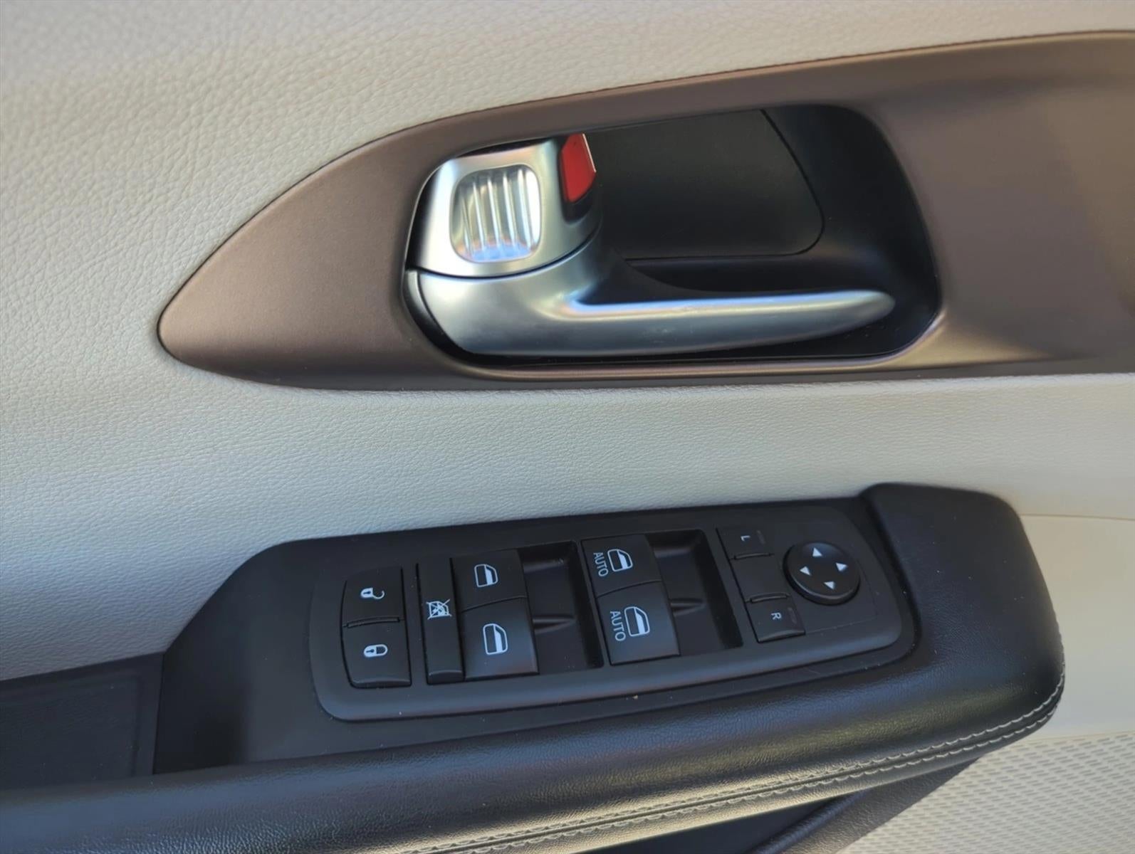 2021 Chrysler Voyager LXI FWD