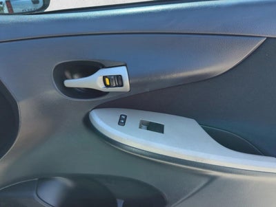 2013 Toyota Corolla 4dr Sdn Auto S (Natl)