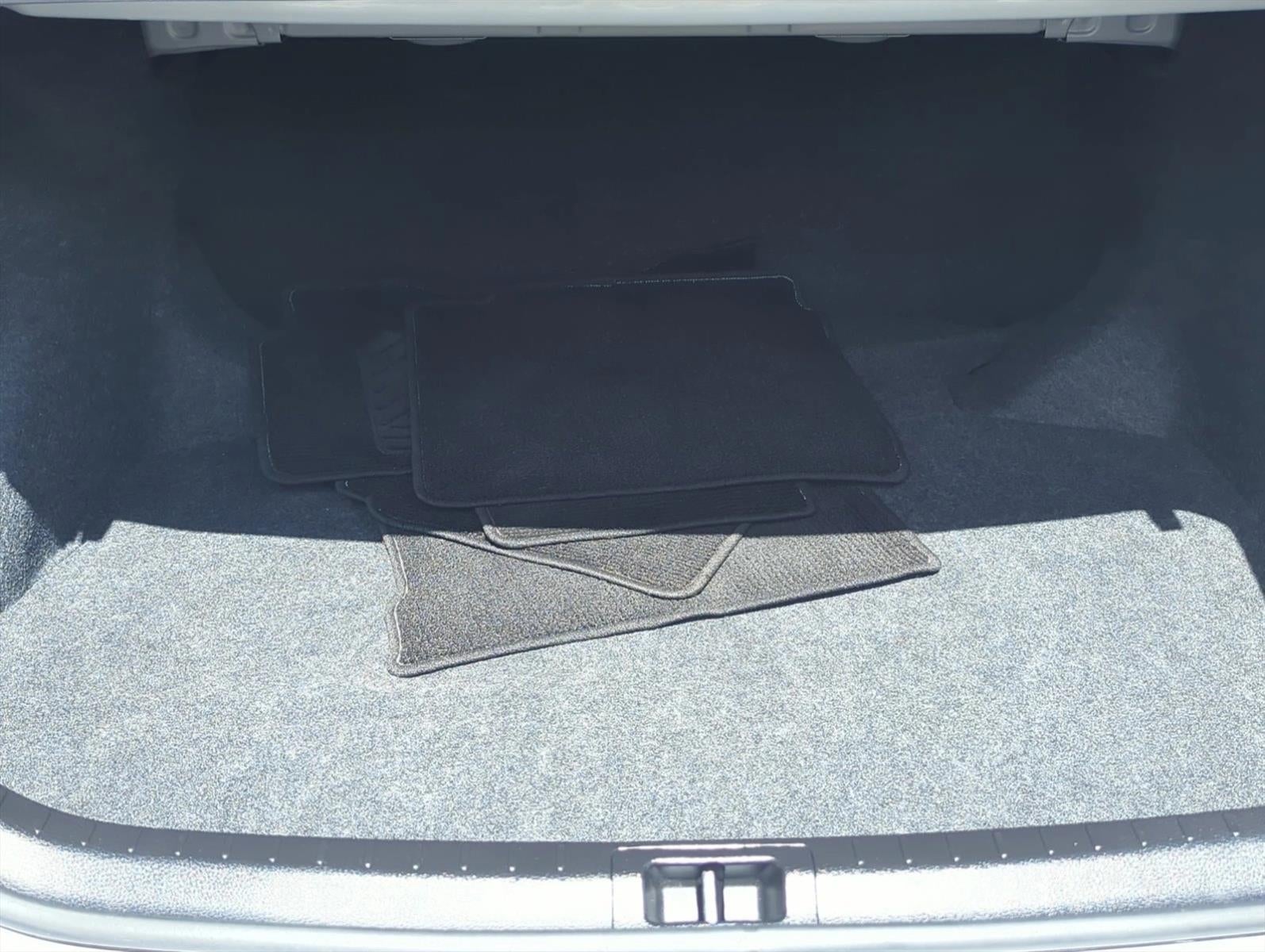 2014 Toyota Corolla 4dr Sdn CVT Auto LE (Natl)