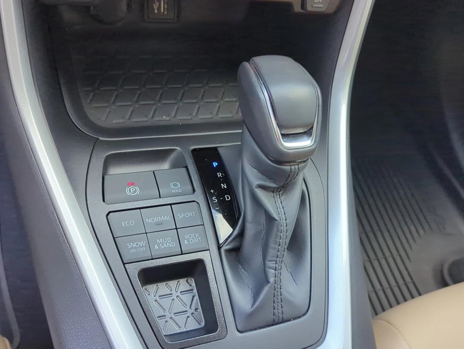 2024 Toyota RAV4 XLE Premium AWD (Natl)