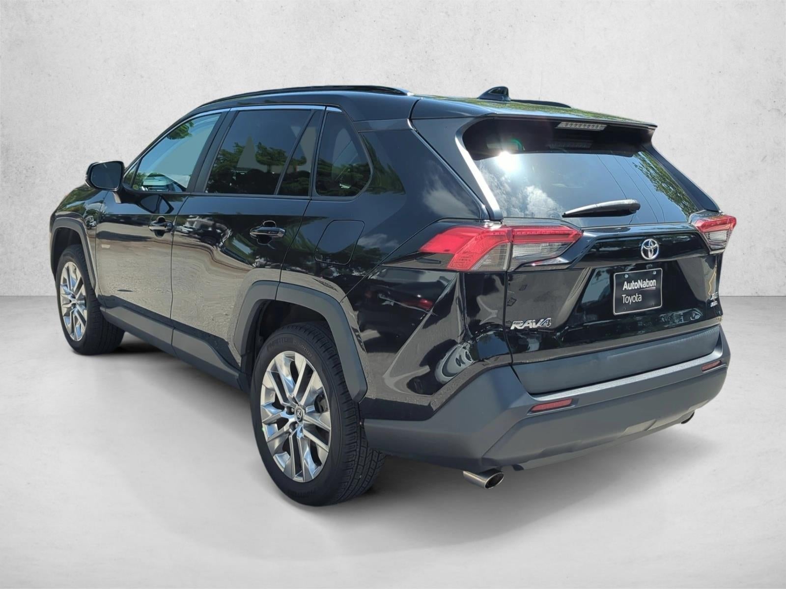 2020 Toyota RAV4 XLE Premium AWD (Natl)