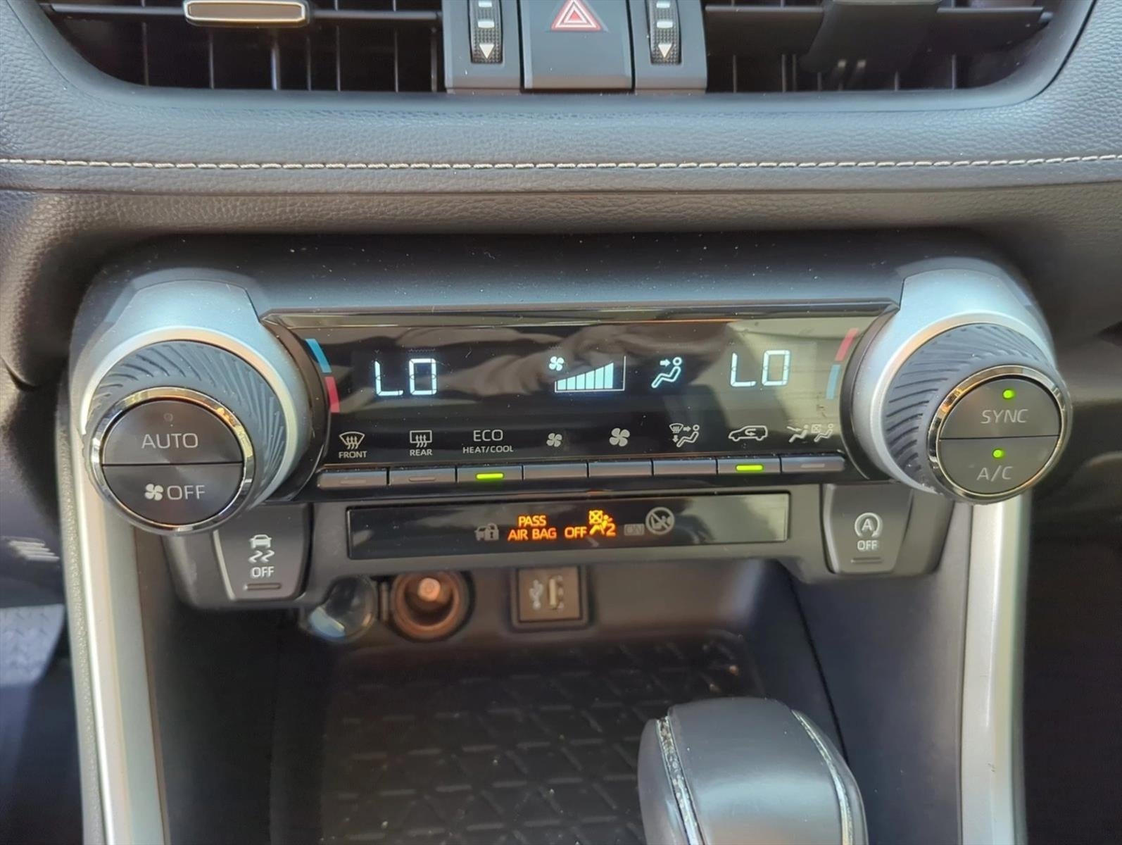 2024 Toyota RAV4 XLE Premium FWD (Natl)