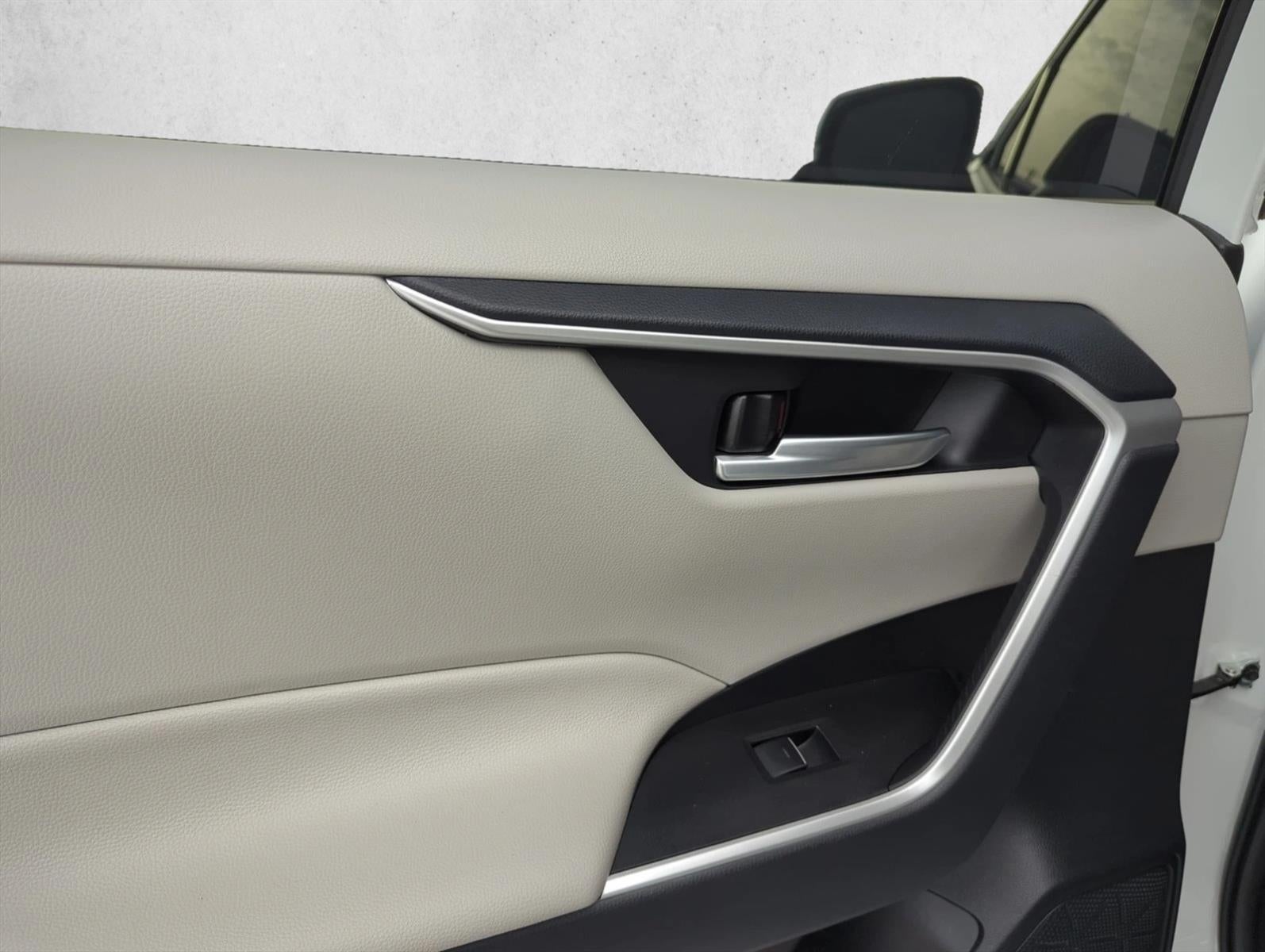 2024 Toyota RAV4 XLE Premium FWD (Natl)