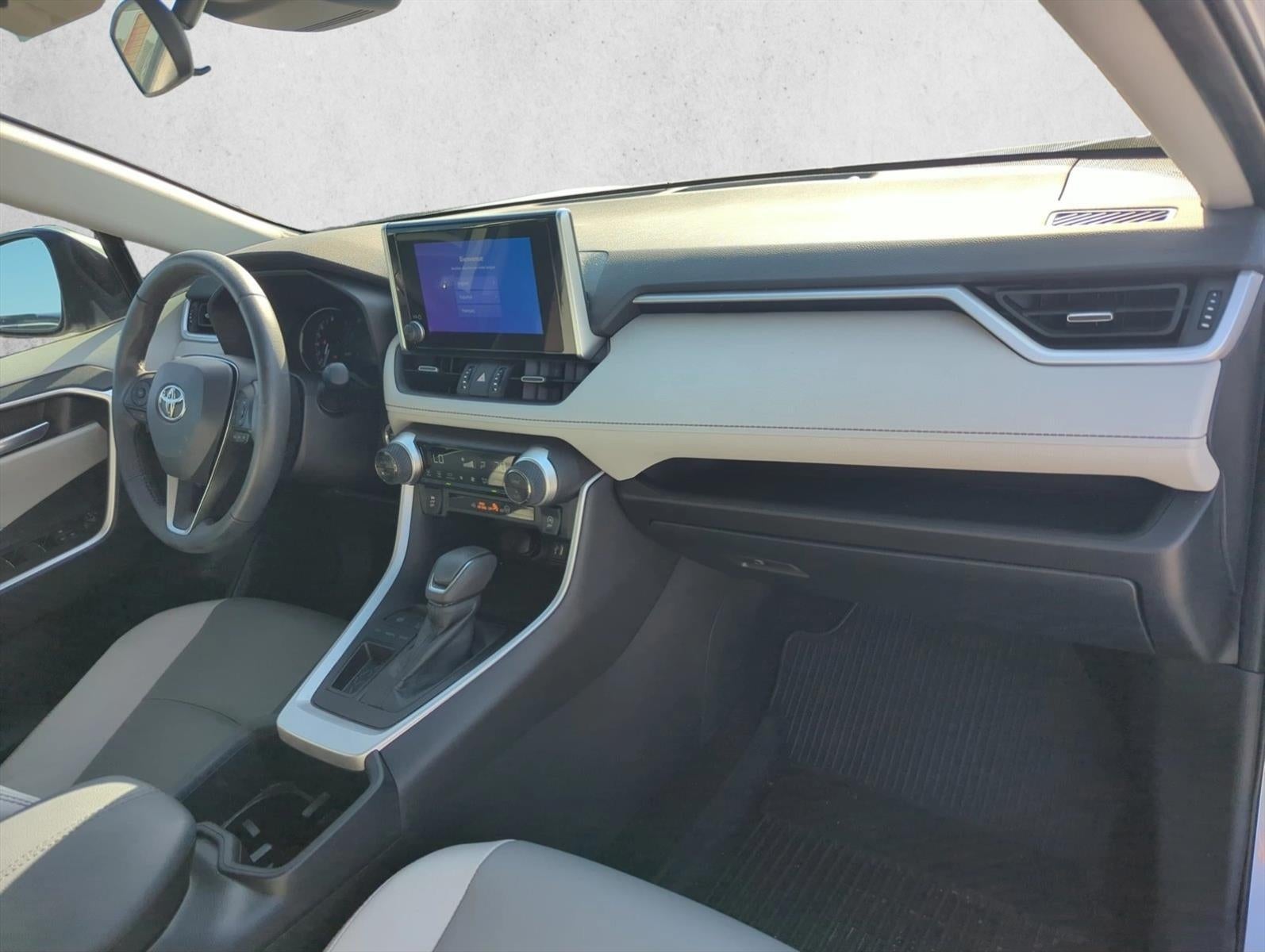 2023 Toyota RAV4 XLE Premium FWD (Natl)