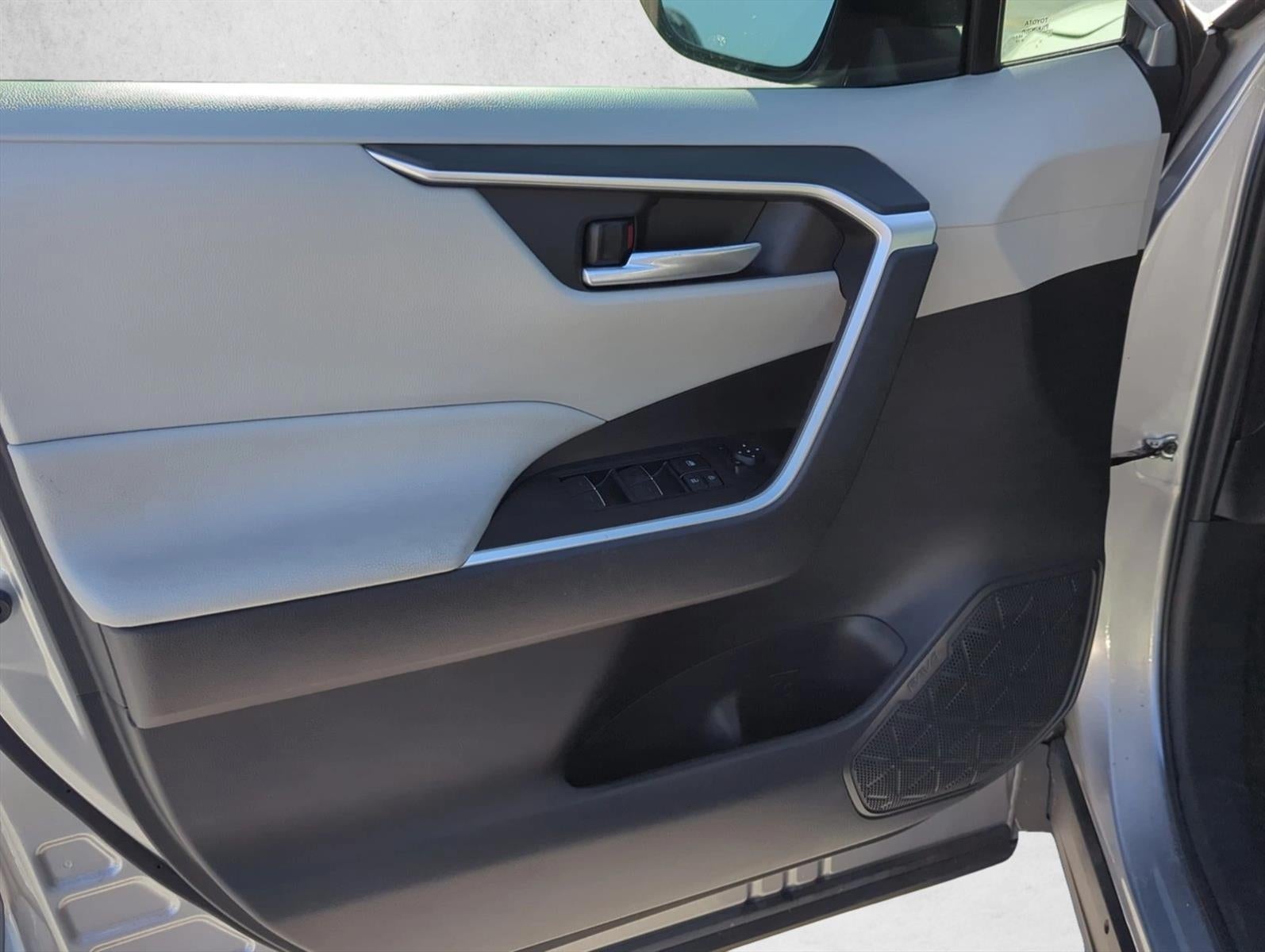 2023 Toyota RAV4 XLE Premium FWD (Natl)
