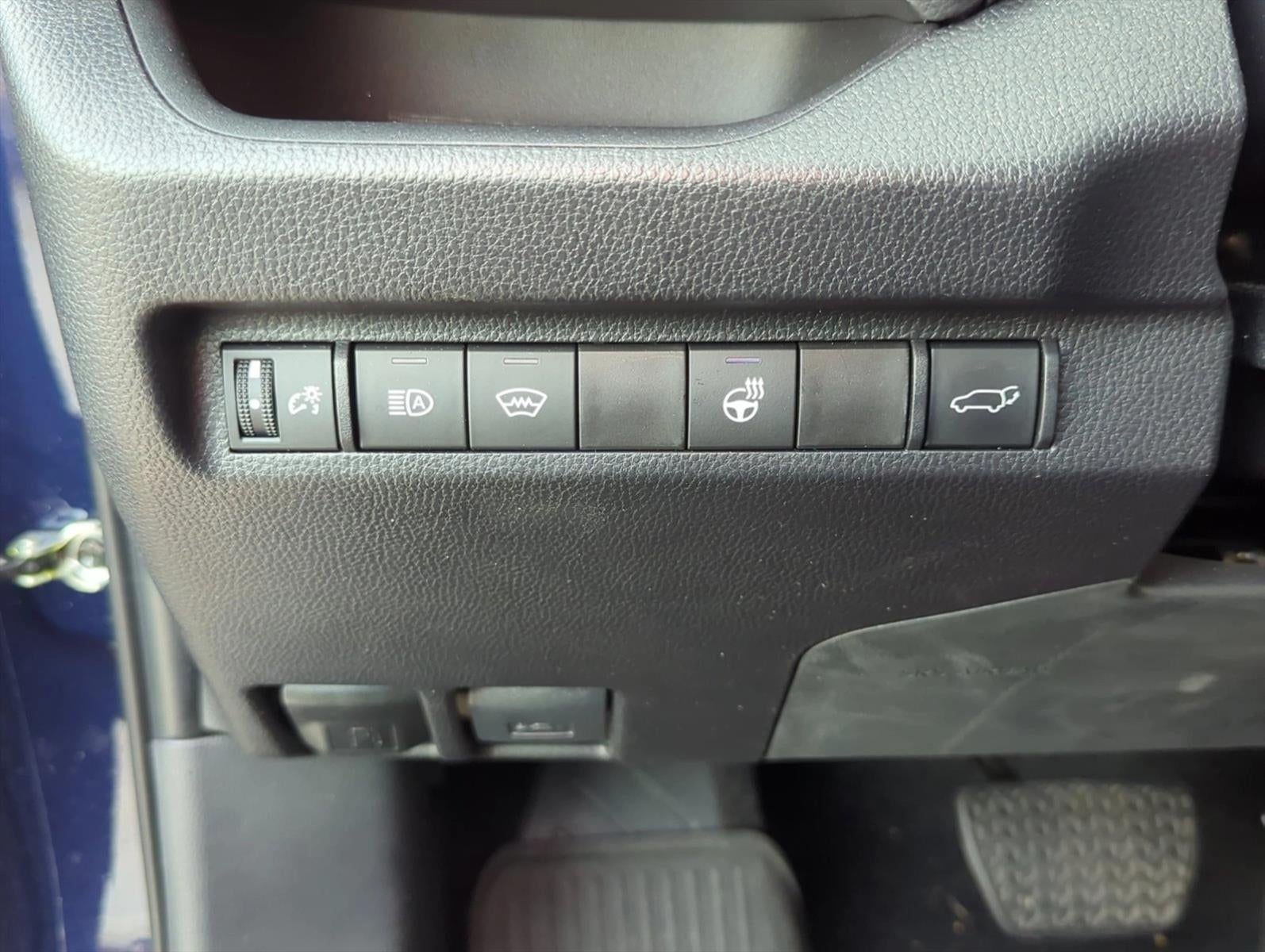 2024 Toyota RAV4 XLE Premium FWD (Natl)