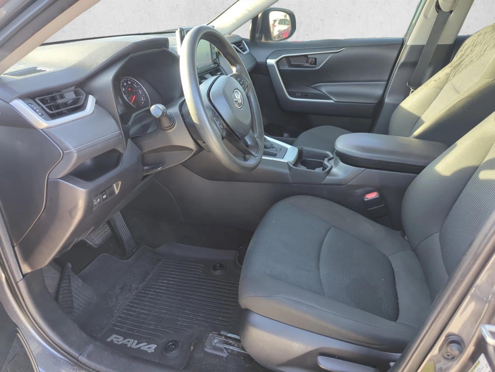 2021 Toyota RAV4 LE FWD (GS)