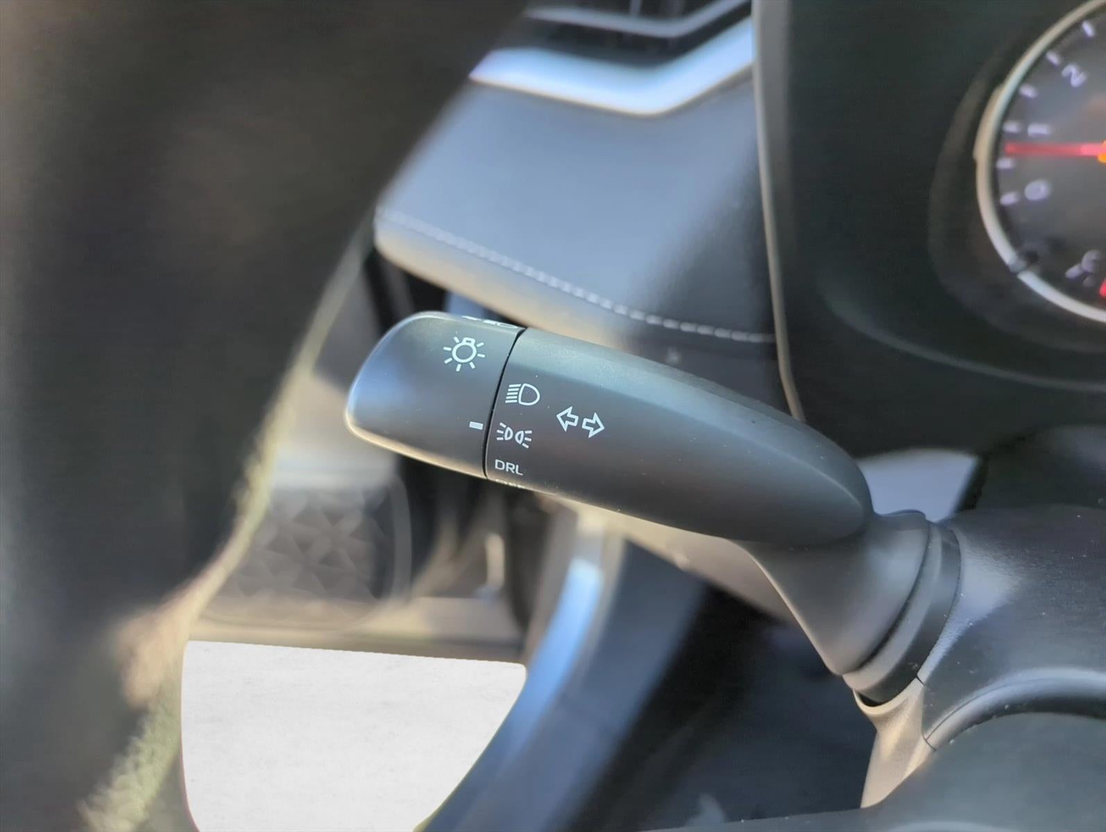 2021 Toyota RAV4 LE FWD (GS)