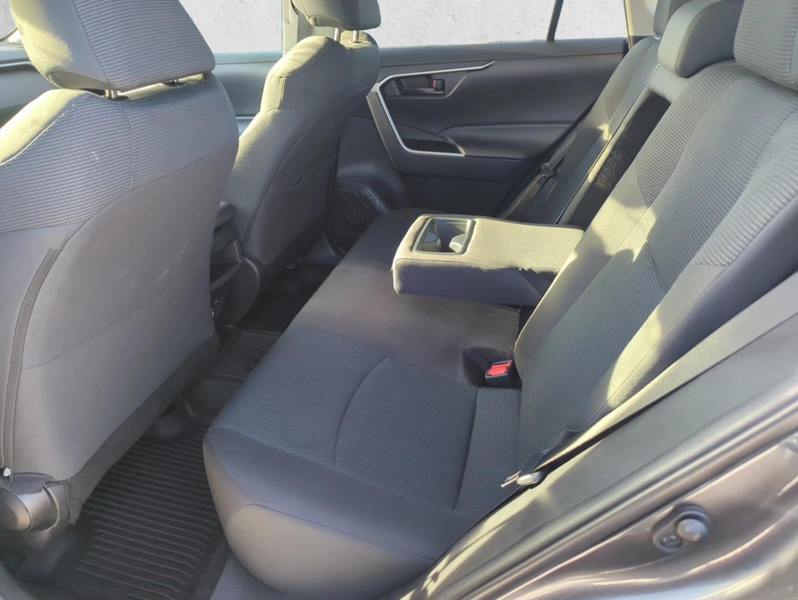 2021 Toyota RAV4 LE FWD (GS)