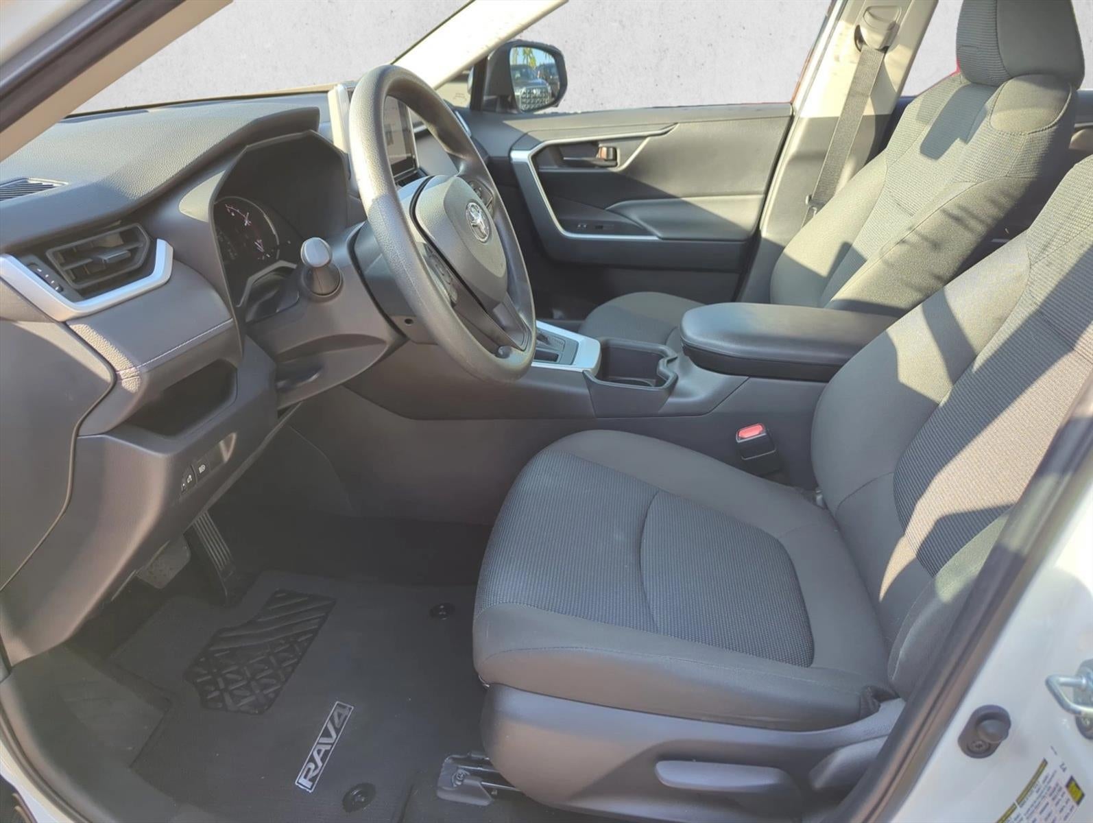 2023 Toyota RAV4 LE FWD (GS)