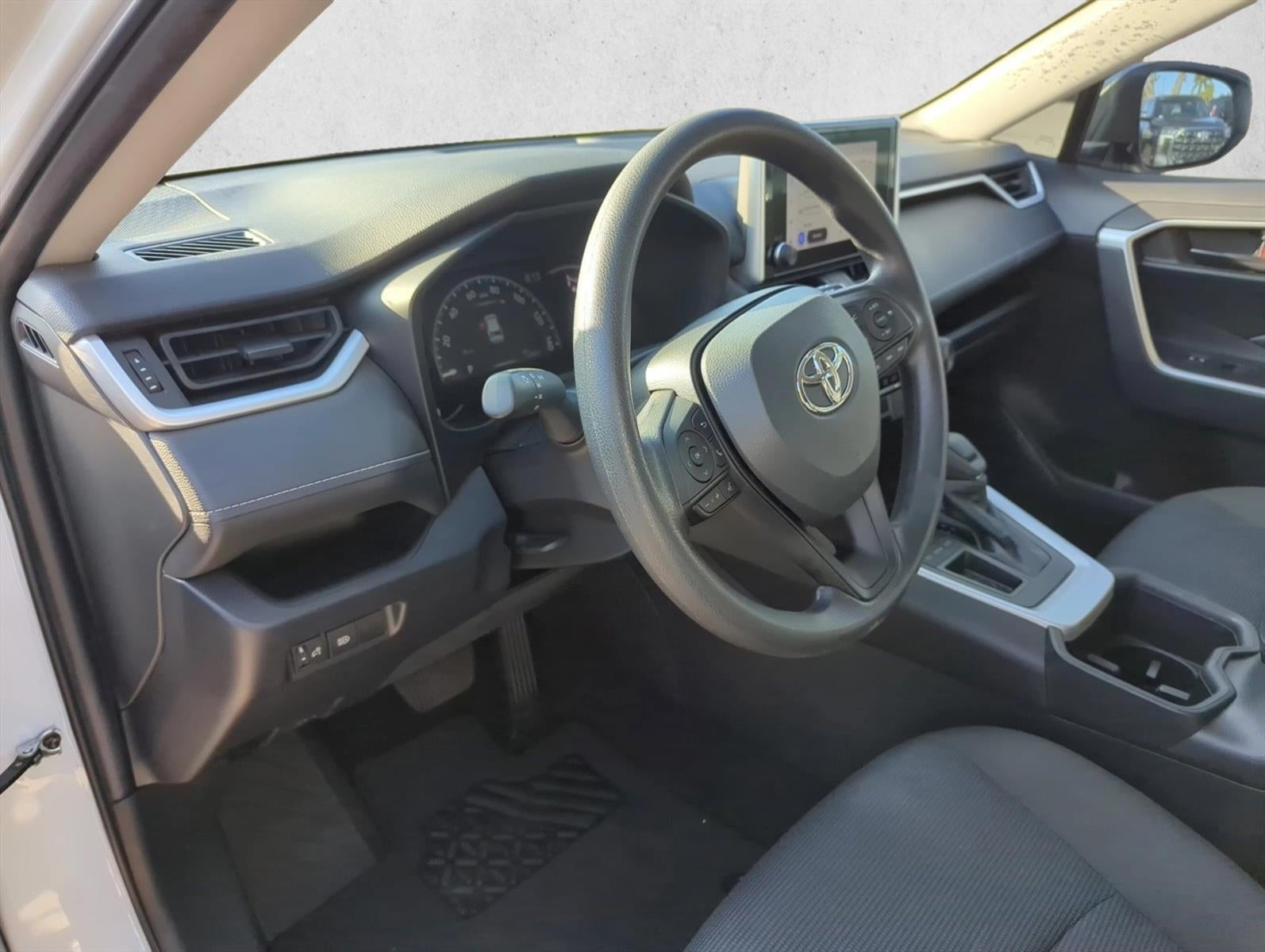 2023 Toyota RAV4 LE FWD (GS)
