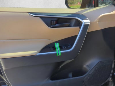 2025 Toyota RAV4 LE FWD (GS)