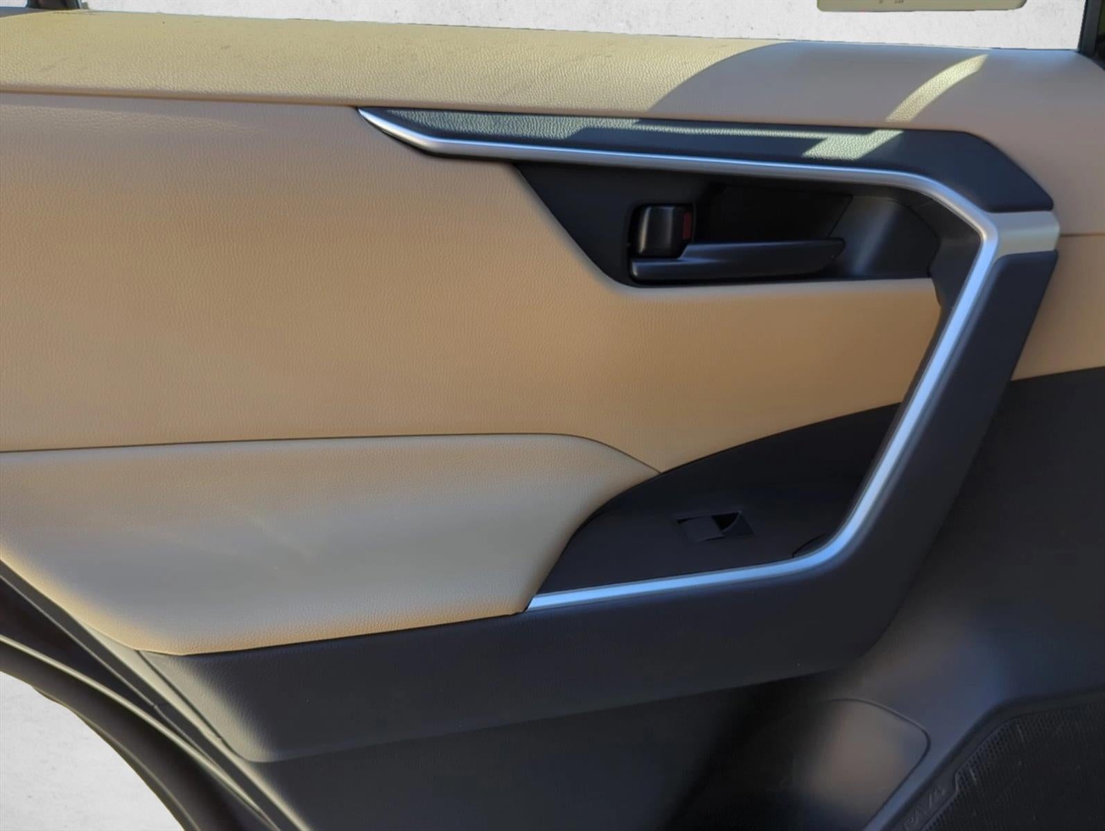 2025 Toyota RAV4 LE FWD (GS)