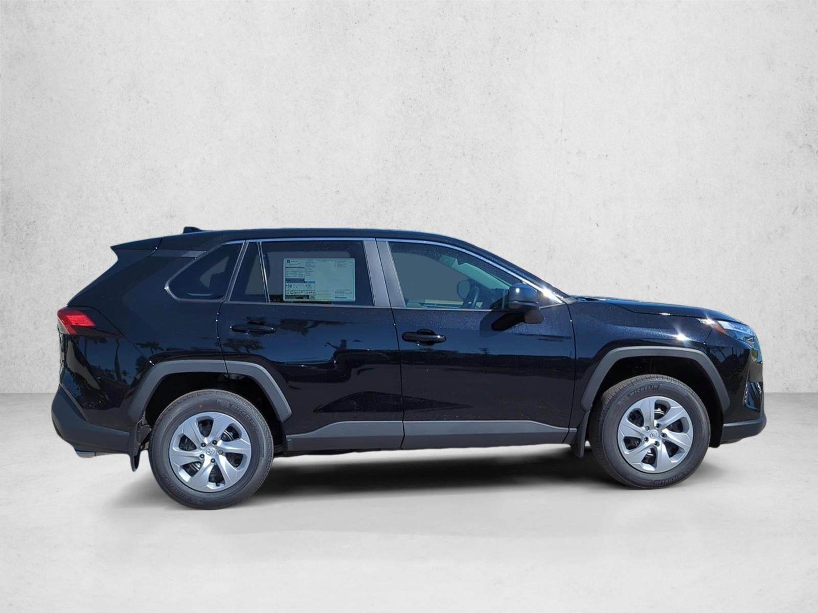 2025 Toyota RAV4 LE FWD (GS)