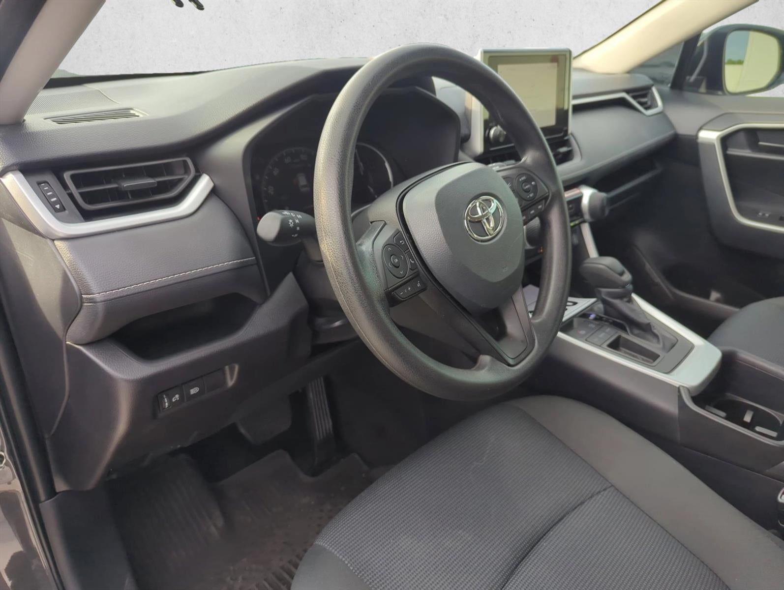 2025 Toyota RAV4 LE FWD (GS)