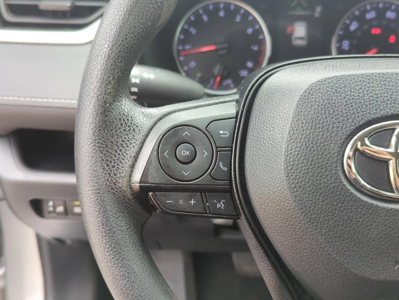 2020 Toyota RAV4 LE FWD (GS)