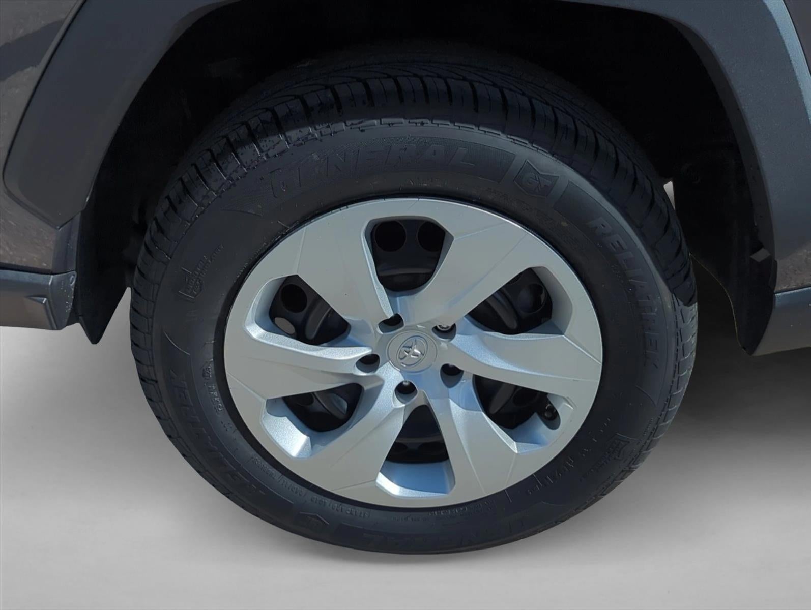 2023 Toyota RAV4 LE FWD (GS)