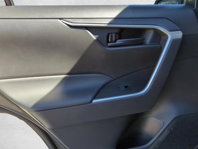 2025 Toyota RAV4 LE FWD (GS)