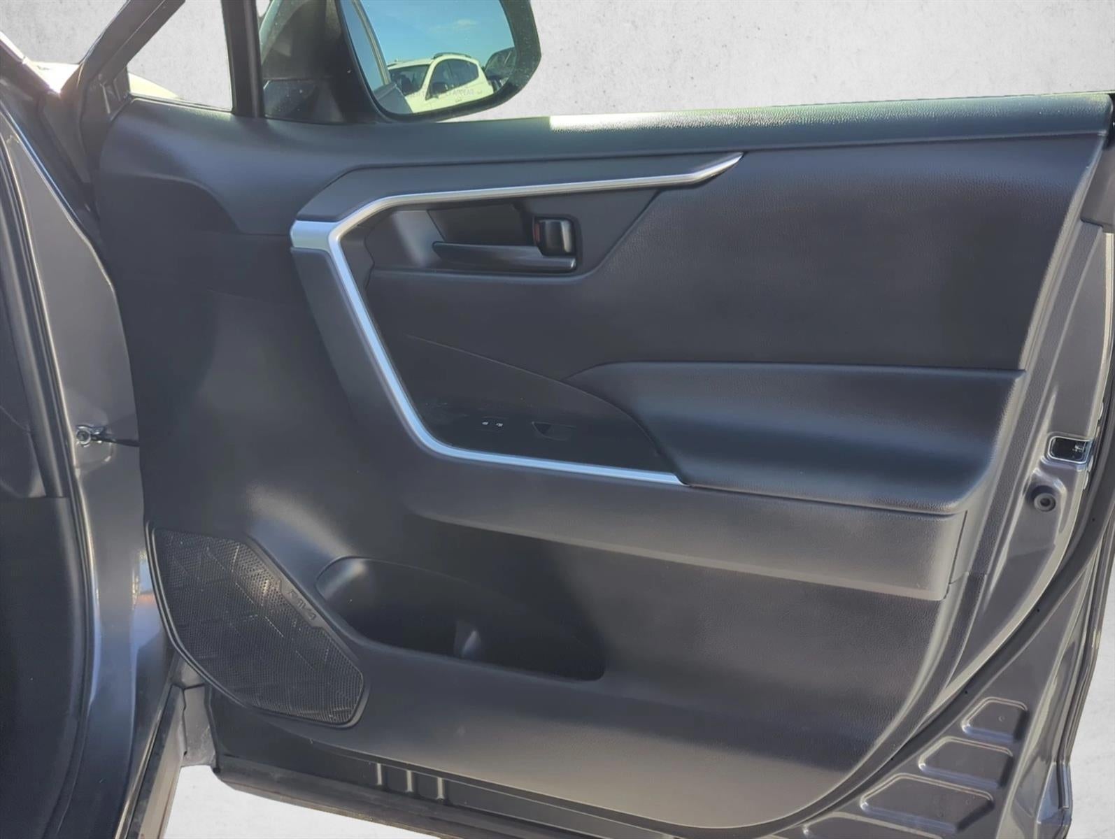 2023 Toyota RAV4 LE FWD (GS)