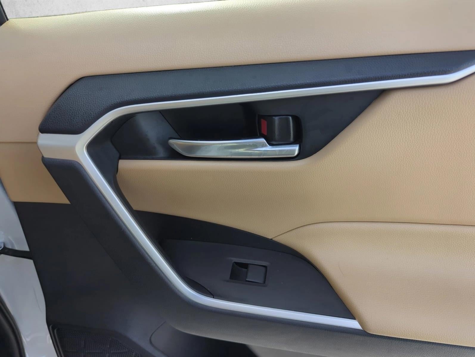 2021 Toyota RAV4 XLE FWD (GS)