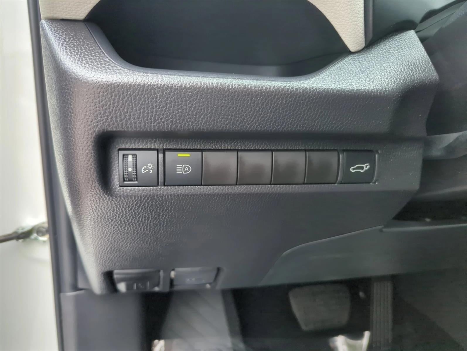2025 Toyota RAV4 XLE FWD (GS)