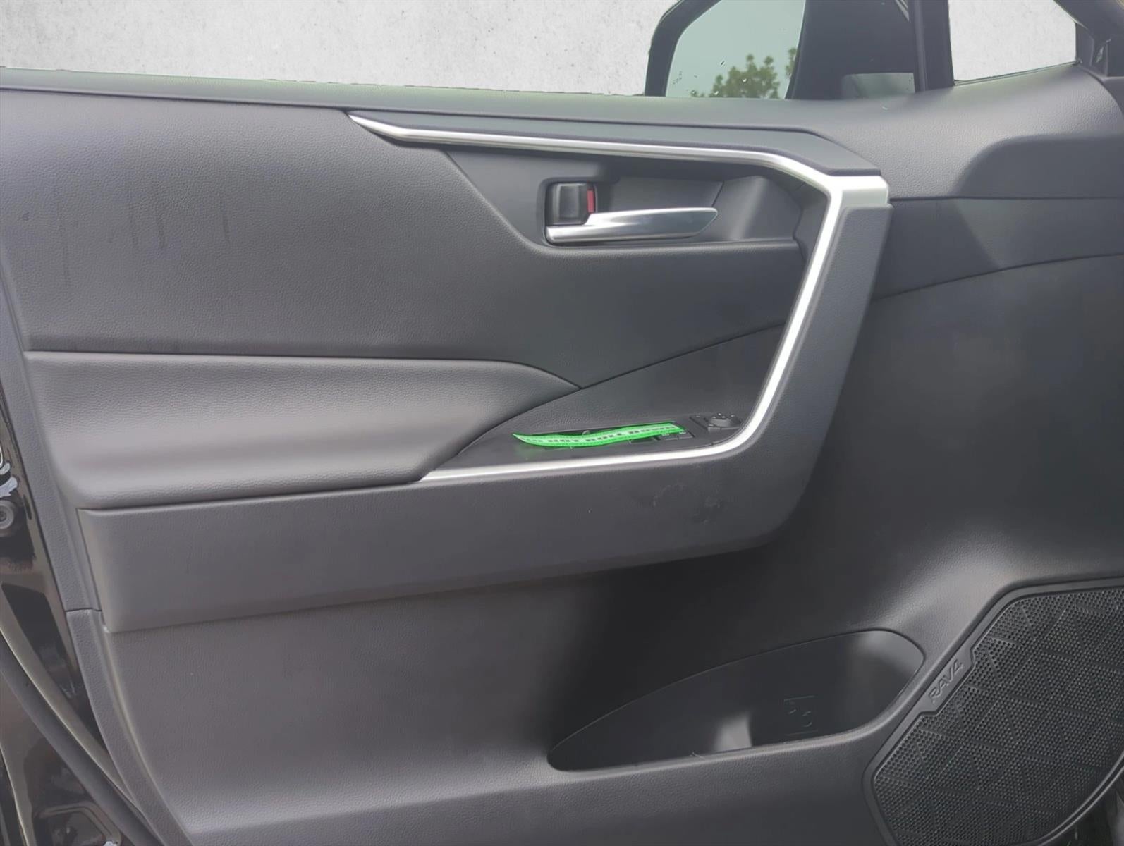 2025 Toyota RAV4 XLE FWD (GS)