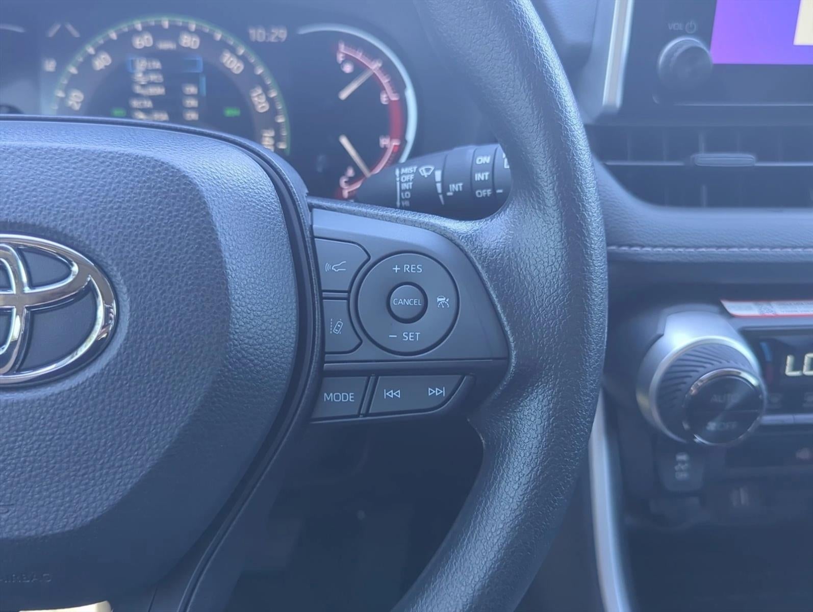 2025 Toyota RAV4 XLE FWD (GS)