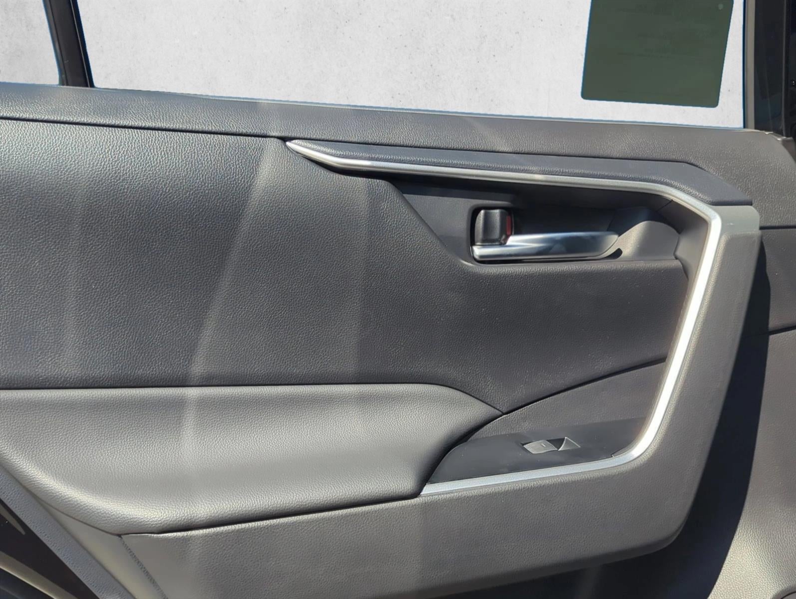 2025 Toyota RAV4 XLE FWD (GS)