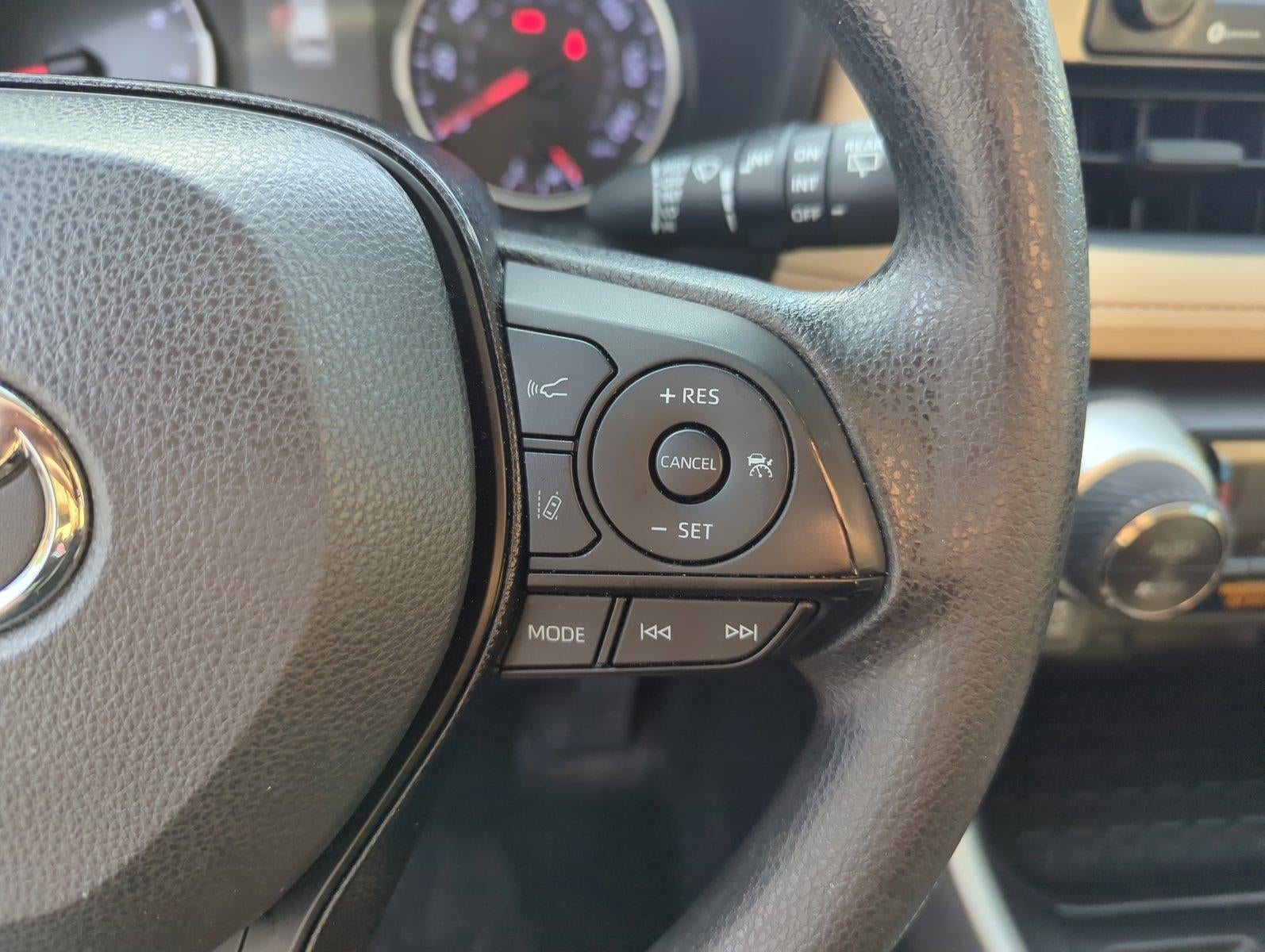 2021 Toyota RAV4 XLE FWD (GS)