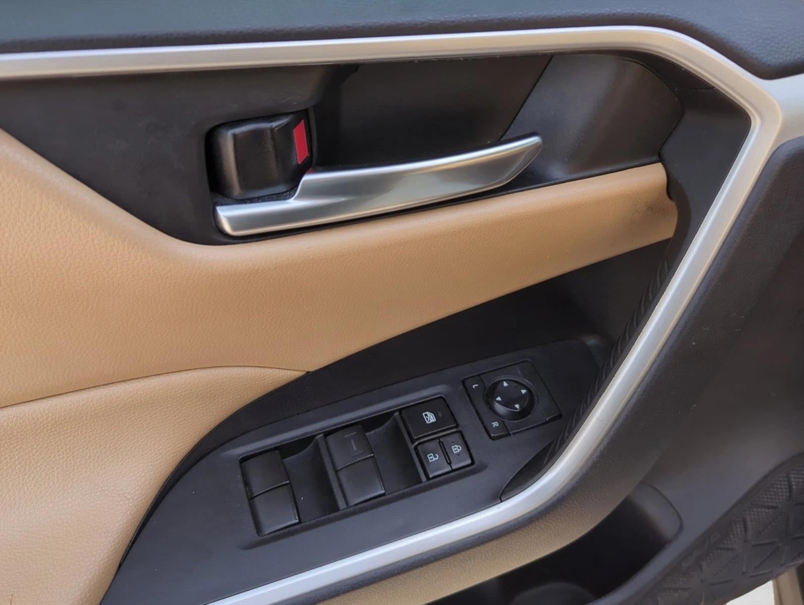 2021 Toyota RAV4 XLE FWD (GS)
