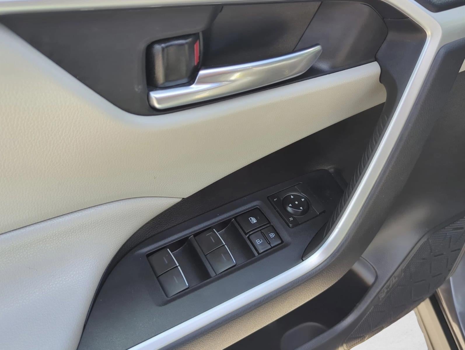 2022 Toyota RAV4 XLE FWD (GS)