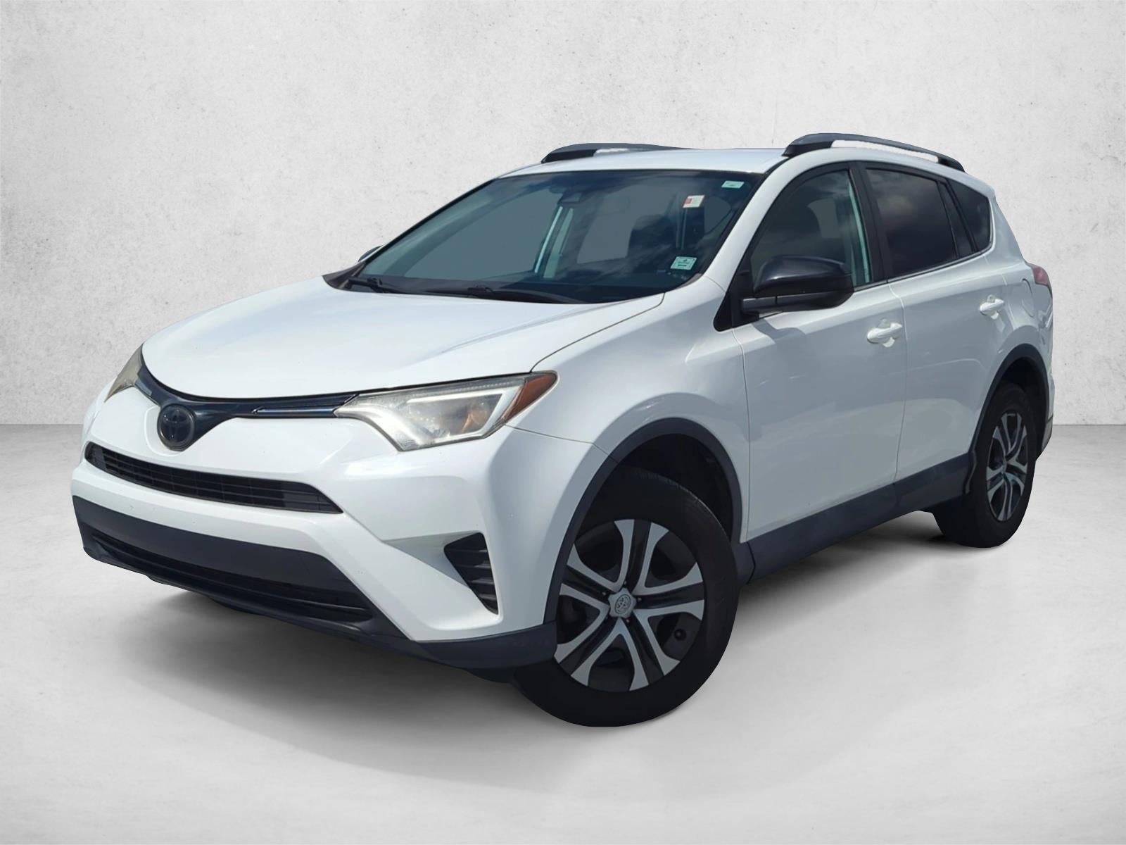 2017 Toyota RAV4 LE FWD (GS)