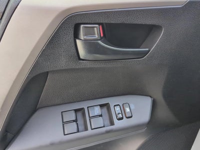 2017 Toyota RAV4 LE FWD (GS)