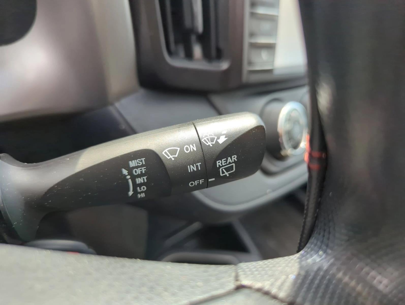 2017 Toyota RAV4 LE FWD (GS)