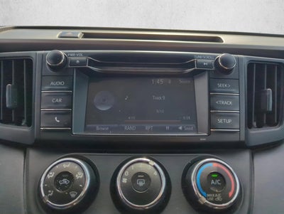 2017 Toyota RAV4 LE FWD (GS)