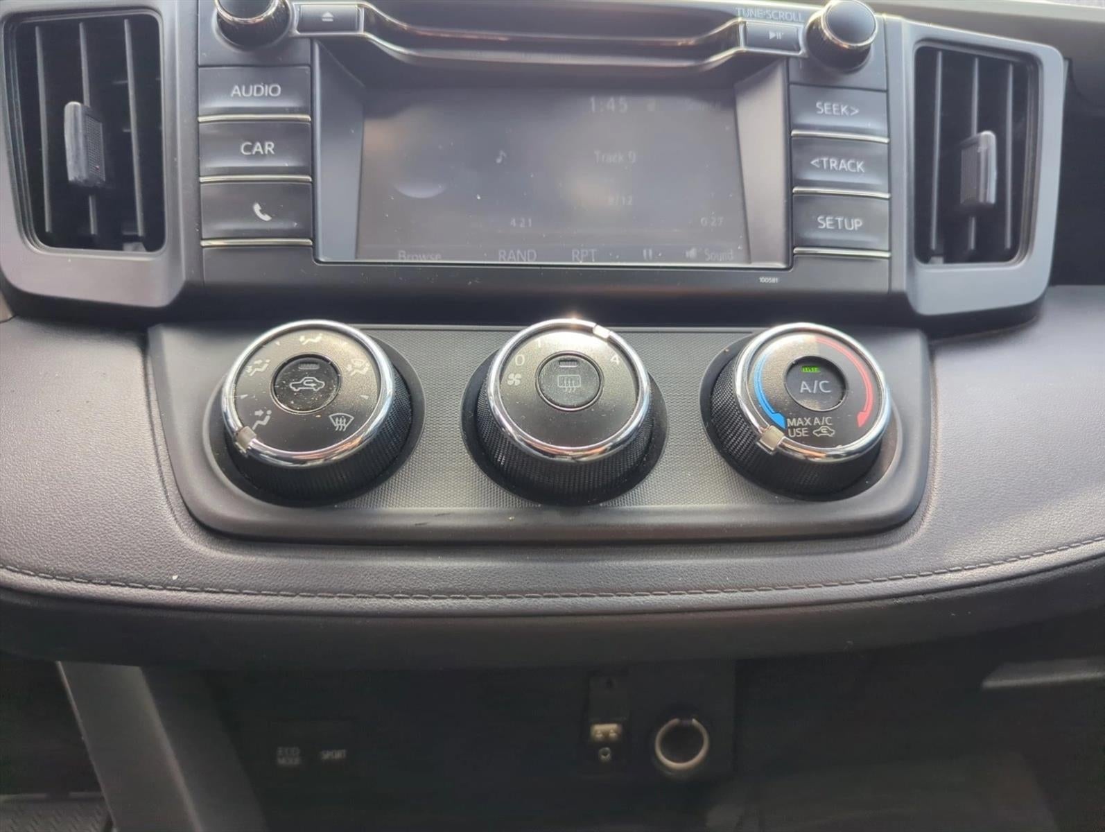 2017 Toyota RAV4 LE FWD (GS)