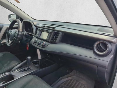 2017 Toyota RAV4 LE FWD (GS)