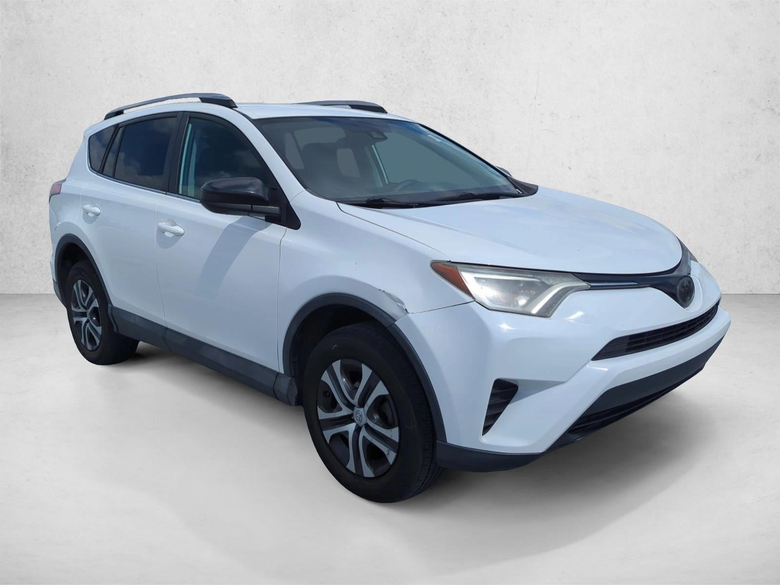 2017 Toyota RAV4 LE FWD (GS)